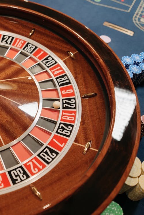 Casinohuone Netticasino: Parhaat Pelit, Bonukset Ja Kokemukset Suomalaispelaajille