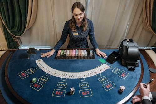 Casinohuone Arvostelu: Pelit, Bonukset Ja Kokemukset Suomalaisille Pelaajille