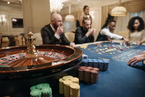 Casinohuone Bonus: Parhaat Tarjoukset Ja Bonusehdot Suomalaisille Pelaajille
