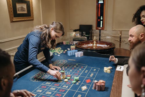 Casinohuone Ilmaiskierrokset: Parhaat Tarjoukset Ja Vinkit Suomalaisille Pelaajille