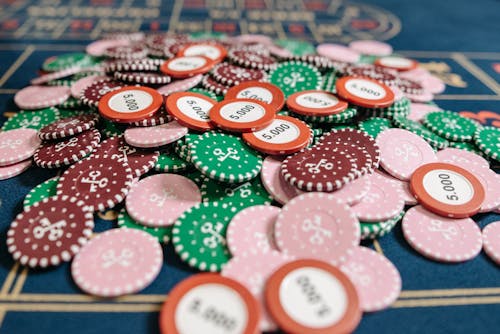 Casinohuone Ilmaiskierrokset: Parhaat Tarjoukset Ja Vinkit Suomalaisille Pelaajille