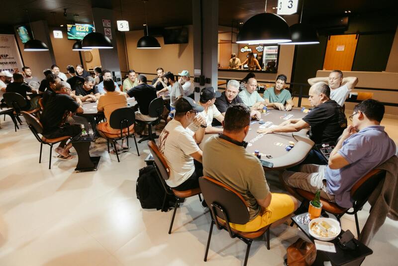 Casinohuone Nettikasino: Pelaamisen Kokemuksia, Bonuksia Ja Pelivalikoima