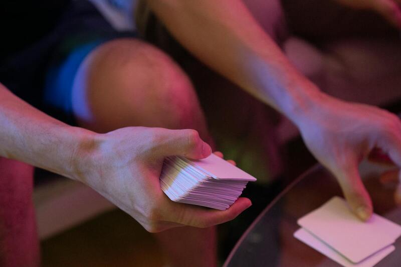 Casinohuone Pelit: Kattava Opas Kasinopelien Maailmaan